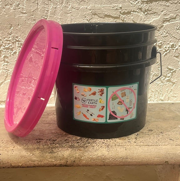 3-gallon bucket with seal lid